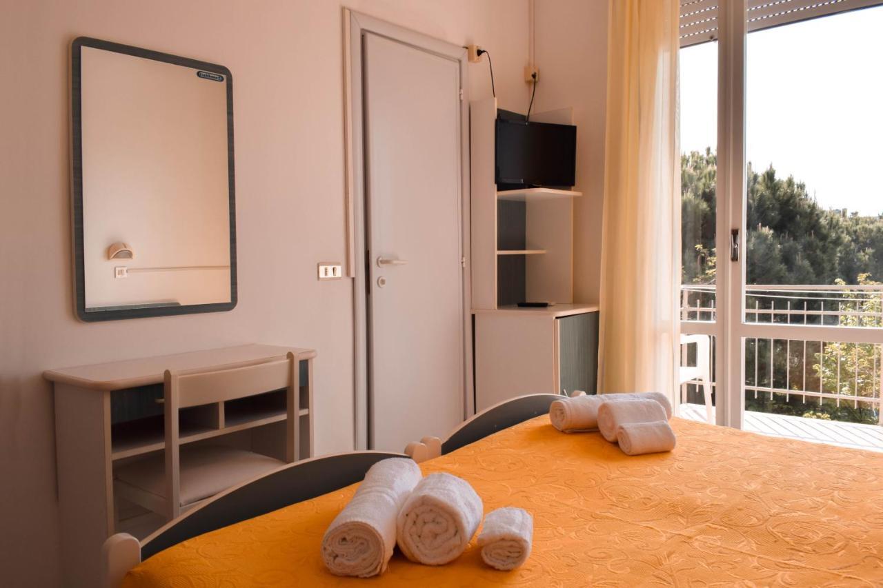 Hotel Zeus Cervia Exterior photo