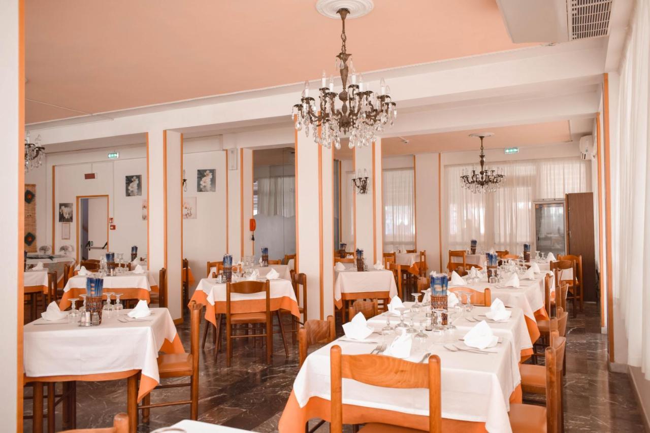 Hotel Zeus Cervia Exterior photo