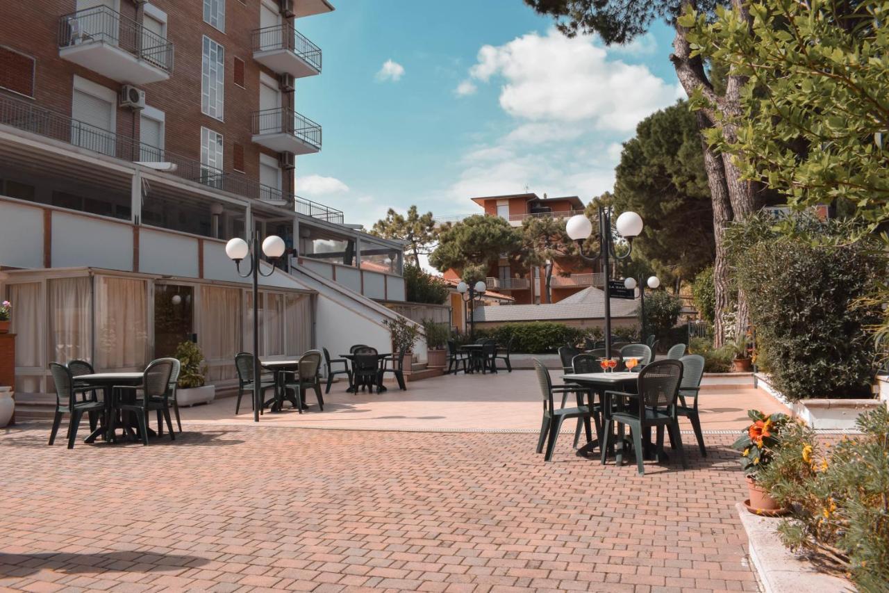Hotel Zeus Cervia Exterior photo